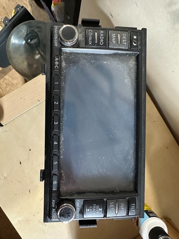 07-08 Nissan Altima BOSE NAVIGATION 6 DISC CD PLAYER CHANGER W/ DISPLAY SCREEN