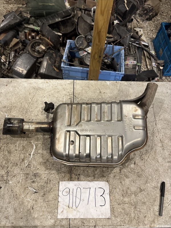 02-05 Audi A4 B6 Sedan - 8E0 253 611 LH Exhaust Muffler