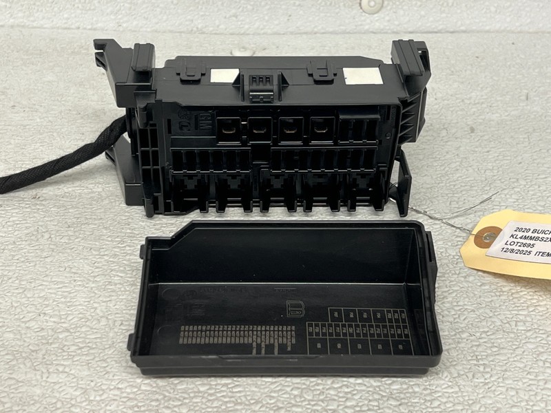 ⭐20-24 BUICK ENCORE GX FUSE RELAY JUNCTION DISTRIBUTION BOX FUSEBOX OEM LOT2695