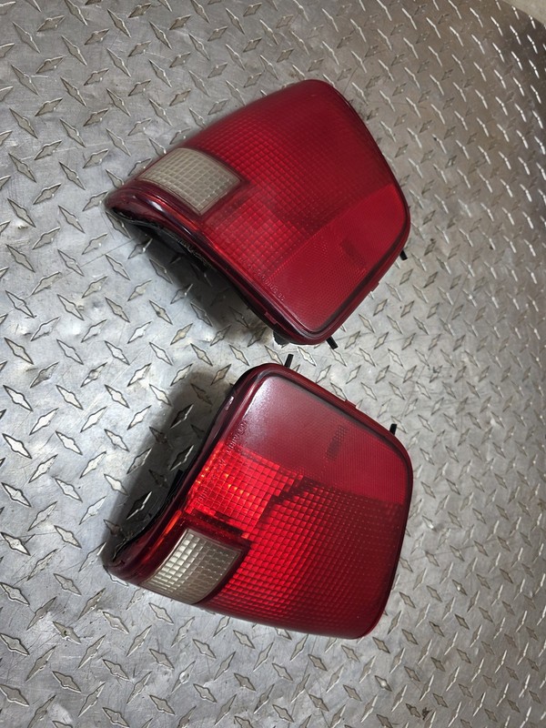 1994-2004 Chevrolet S10 Tail Light Tail Lamp RH LH Oem Tested