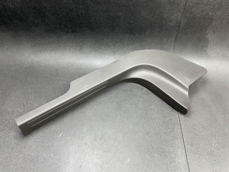 Front Right Door Sill Scuff Plate 2020 GMC Acadia 84610089 2017 2018 2019 - 2023