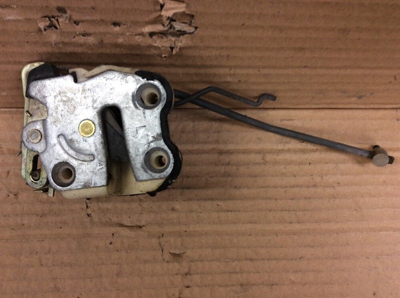 83 84 85 86 87 Prelude DX, Si Left Door Latch Manual Lock Used OEM