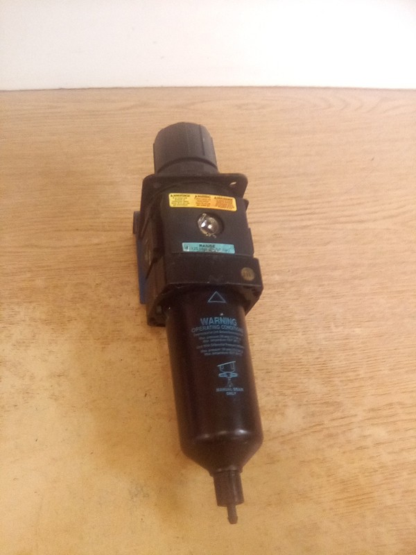 Wilkerson B28-03-FL00 Filter Regulator W/Mount