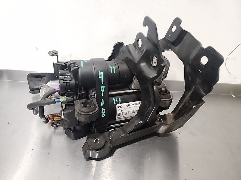 558813M000 | 11 - 16 Hyundai Equus Air Suspension Pump Compressor Ride OEM