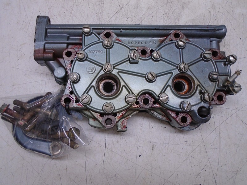 CB5 307306 307759 Evinrude 40hp Outboard Cylinder Head & Cover w/ Lifting Eye