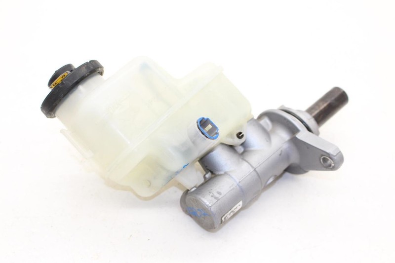 Brake Master Cylinder Assembly Fits 06-18 RAV4
