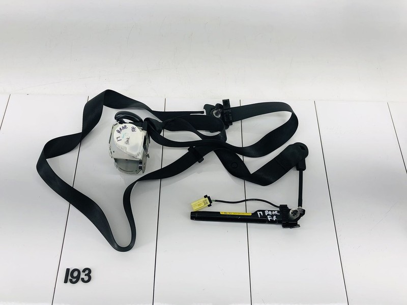 16-22 JEEP RENEGADE FRONT RIGHT PASSENGER SIDE SEAT BELT TENSIONER OEM