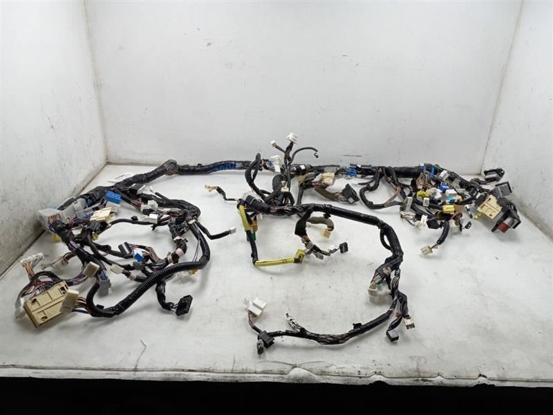 06 TOYOTA SEQUOIA DASH WIRE HARNESS