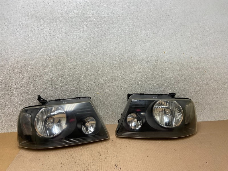 2004 to 2008 Ford F-150 F150 Left+Right Halogen Headlights Z6172 DW