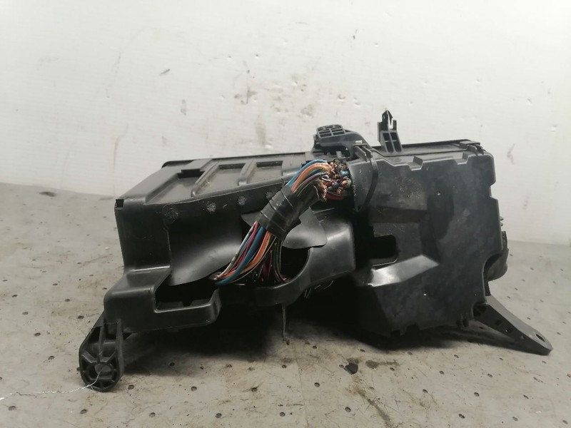 Fuse Box Engine Japan Built Thru 5/04 4 Cylinder Fits 02-04 CAMRY 1451118