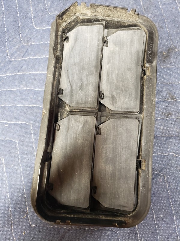 2010-2025 CHEVY EQUINOX REAR RIGHT OR LEFT QUARTER PANEL PRESSURE AIR VENT OEM