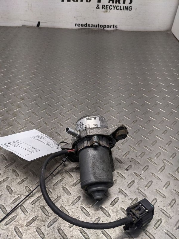 Vacuum Pump 3.2L Fits 15-18 CHEROKEE 1183799