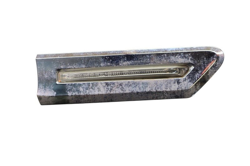 09-13 BMW 750Li Front Right Passenger Side Fender Signal Marker Light Lamp OEM