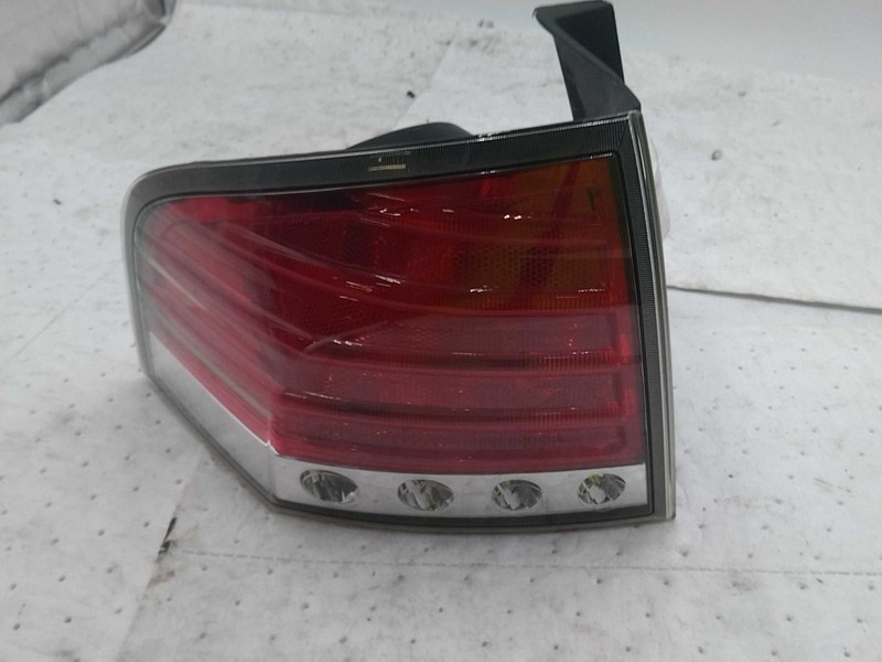 2008 Lincoln MKX Left Tail Light Assembly White OEM 17882 166K Mileage
