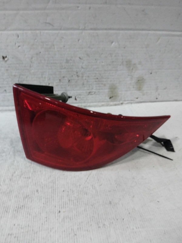 2006 Buick Lucerne Left Tail Light Assembly Brown 491333 Used 187K Miles