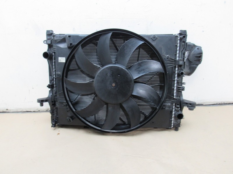 Mercedes S550 C217 2015 4.7L Engine Motor Radiator Cooling Fan Assembly 14-17 *