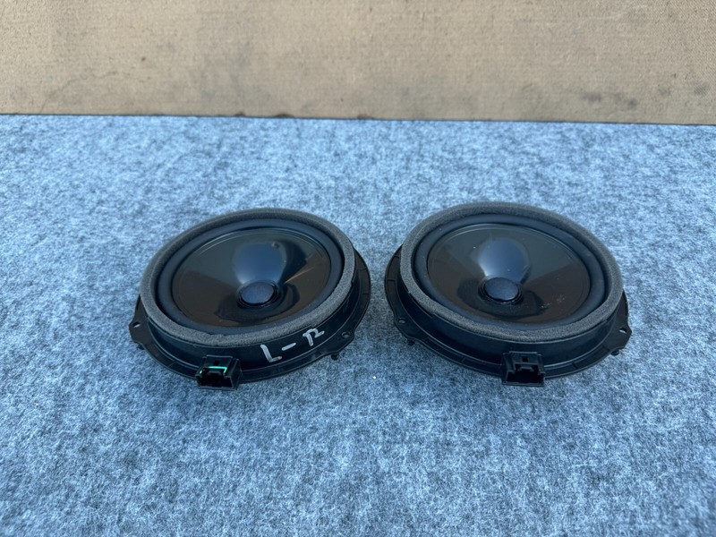 FORD MUSTANG MACH-E 2021-2024 OEM REAR LEFT AND RIGHT DOOR PANEL SPEAKERS (PAIR)