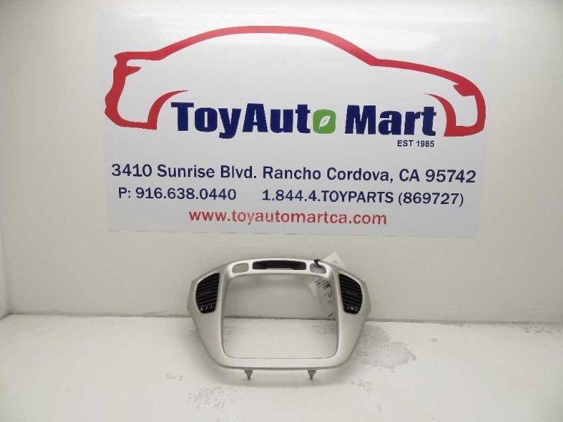 05 06 07 TOYOTA HGIHALNDER DASH RADIO BEZEL ASSEMBLY