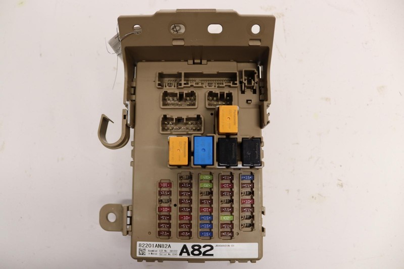 2020-2023 SUBARU LEGACY 2.5L UNDER DASH LEFT SIDE CABIN FUSE RELAY BOX OEM
