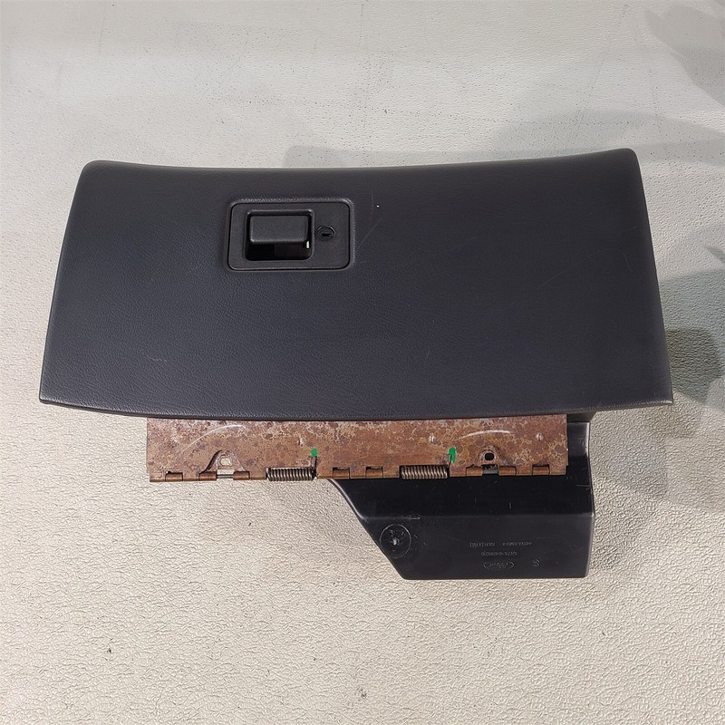 03-04 Mercury Marauder Glove Box Aa7489