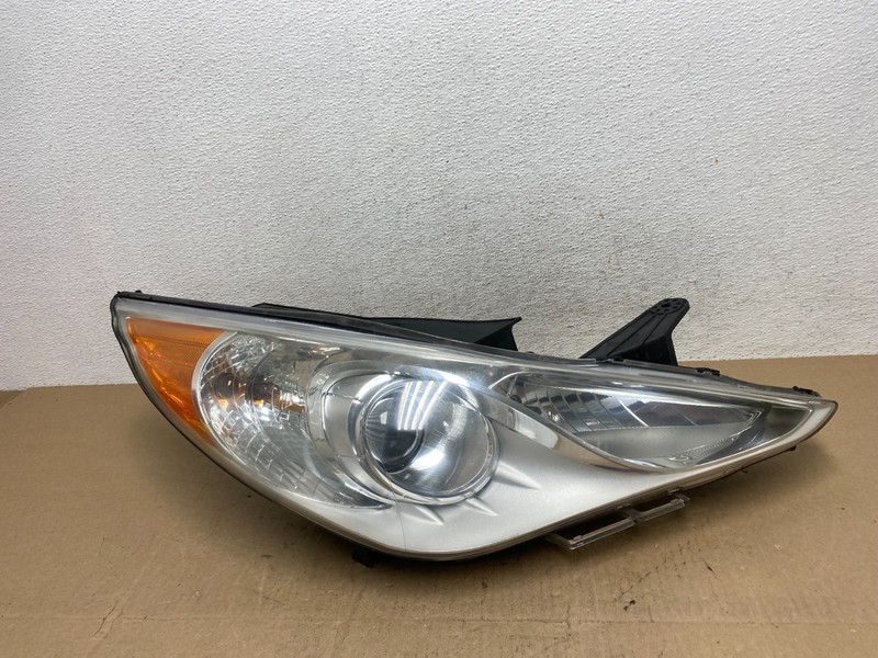 2011 - 2014 Hyundai Sonata Right Passenger Rh Side Headlight Halogen AE6757 DW