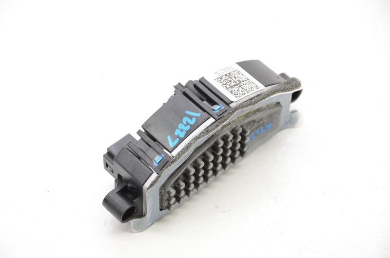 2015-2018 Porsche Macan 2.0L Blower Motor Resistor 8T0820521F