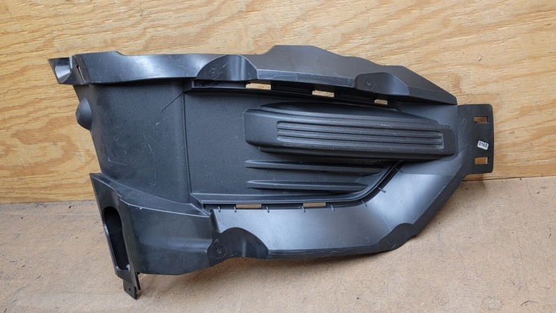 2020 2021 2022 Ford Explorer Front Fog Light Cover Right Passenger Side OEM *