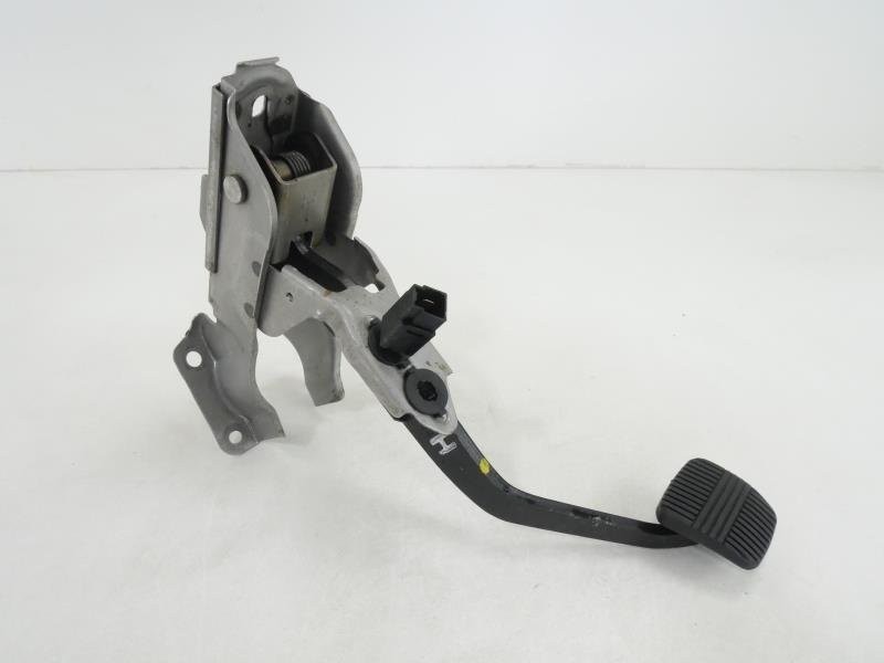 2003-2008 Nissan 350Z Z33 Manual Transmission M/T Brake Stop Pedal Assembly OEM