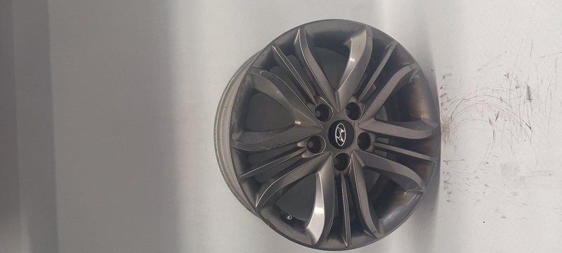 14-'15 HYUNDAI TUCSON Wheel 17x6-1/2 alloy 15 spoke OEM Grade B