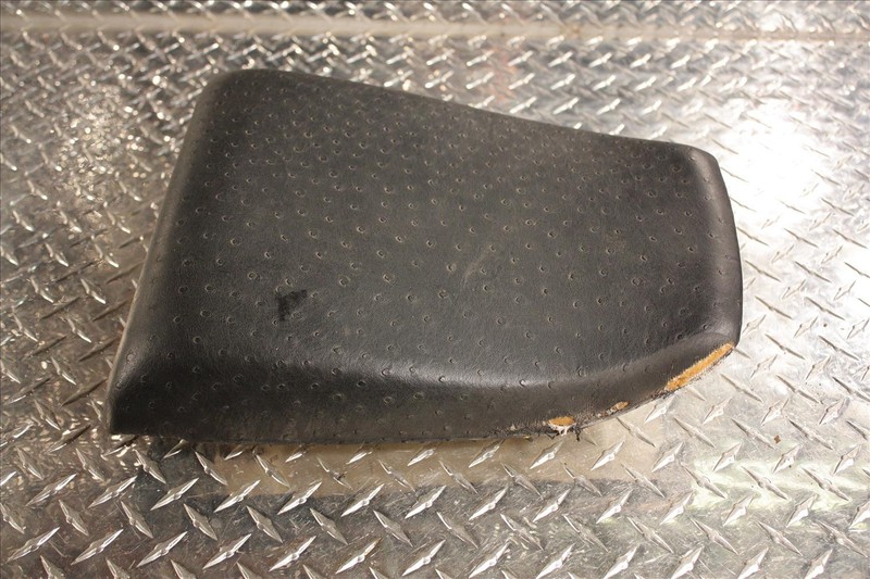 1996 YAMAHA YZF 600 R REAR PASSENGER SEAT ASSEMBLY OEM YZF600 YZF600R 96