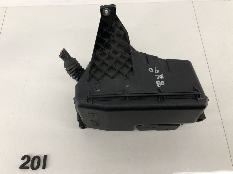 06-14 VOLVO XC90 ENGINE BAY POWER DISTRIBUTION JUNCTION FUSE BOX RELAY OEM