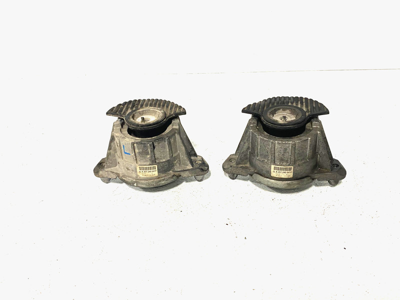 10-16 MERCEDES E550 5.5L V8 RWD LEFT AND RIGHT ENGINE MOUNTS OEM #A0.36