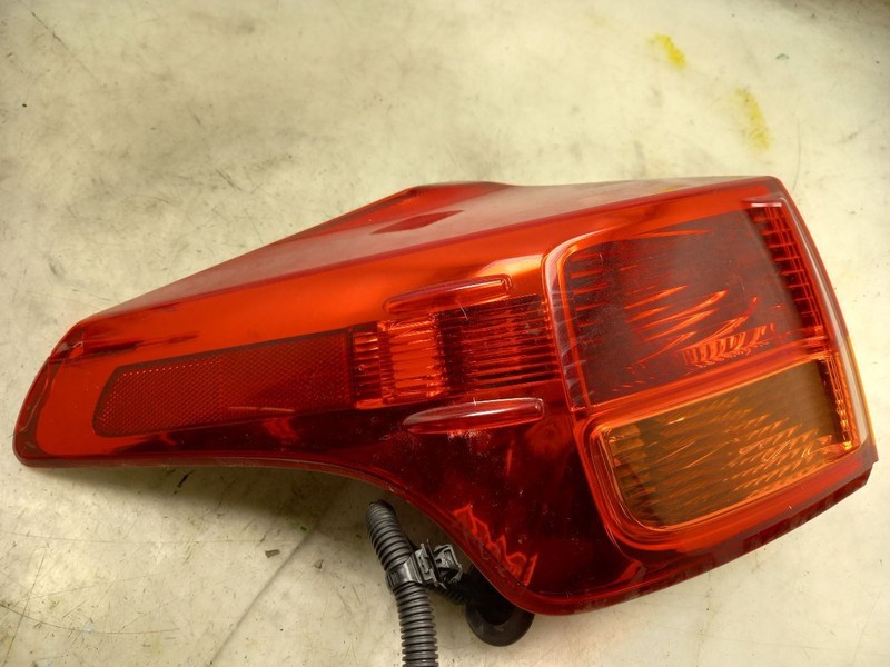 13 14 15 TOYOTA RAV 4 XLE DRIVER LEFT TAIL LIGHT