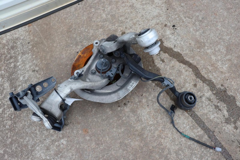 2013-2017 LEXUS LS460 RWD SWB FRONT RIGHT SPINDLE KNUCKLE WHEEL HUB ASSY OEM