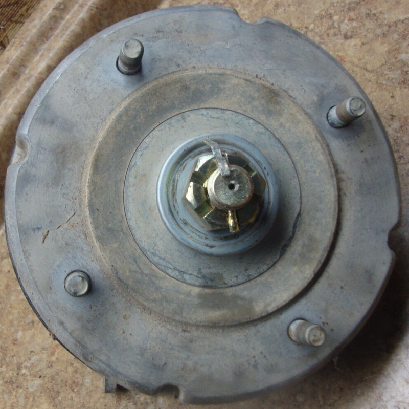 1992 Suzuki ATV Quad Runner 250 LT250 LTF250 Right Front Brake Drum Hub Spindle