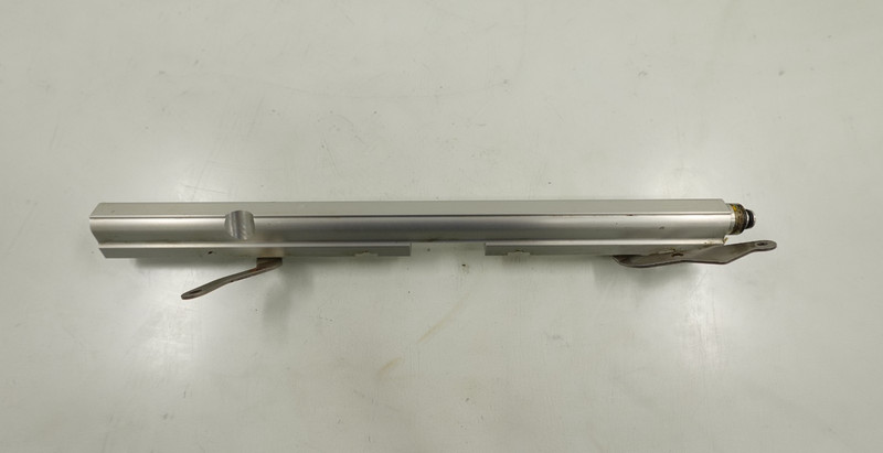 2005 Honda ARX1200T2 Aquatrax R-12X OEM Gas Fuel Injector Rail 16620-HW3-670
