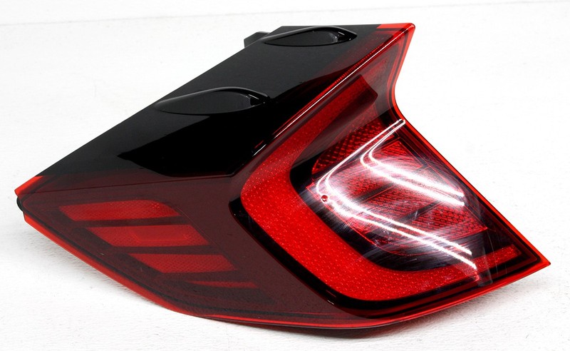 OEM Hyundai Sonata (US) Left Driver Side LED Tail Lamp 92401-L0000 Lens Chip