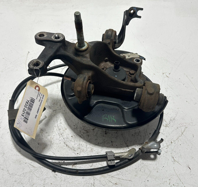 2018-2024 TOYOTA CAMRY LE SPINDLE KNUCKLE HUB / KNUCKLE REAR PASSENGER SIDE OEM