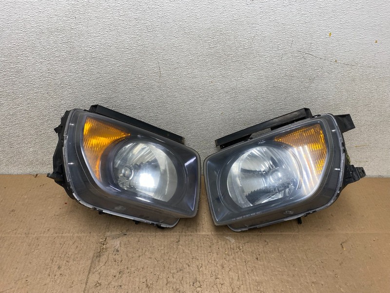 2003 to 2006 Honda Element Left+Right Side Black Headlights W2791 DW