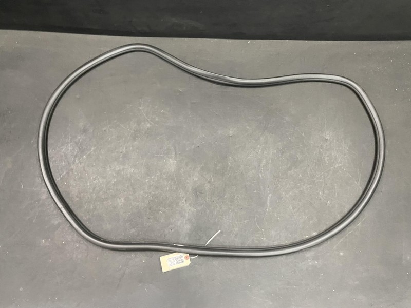 Rear Left Door Body Weatherstrip 2021 Cadillac XT4 84234127 2019 2020 2022 2023