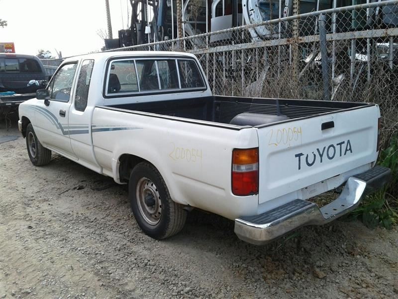 89-95 TOYOTA PICKUP DELUXE REAR AXLE 2WD 3.73 RATIO 22RE