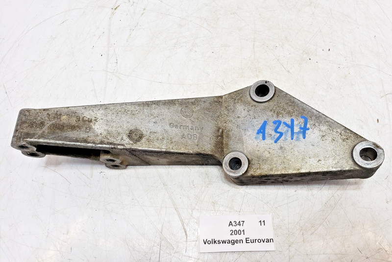 ✅ 01-03 OEM Volkswagen Eurovan GLS Right Passenger Transmission Carrier Mount