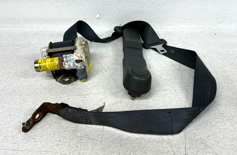 ⭐2000-2004 TOYOTA TUNDRA SR5 FRONT RIGHT SIDE SEAT BELT RETRACTOR OEM LOT2580