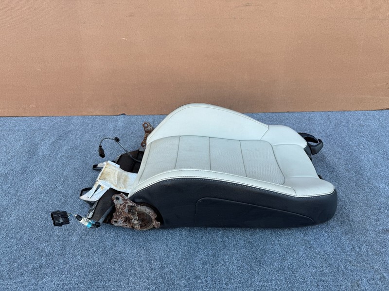 FORD MUSTANG GT CONVERTIBLE 15-23 OEM FRONT RIGHT PASSENGER UPPER SEAT (CERAMIC)