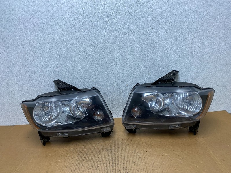 2011-2013 Jeep Grand Cherokee Left+Right Halogen Headlights AE1226 DW