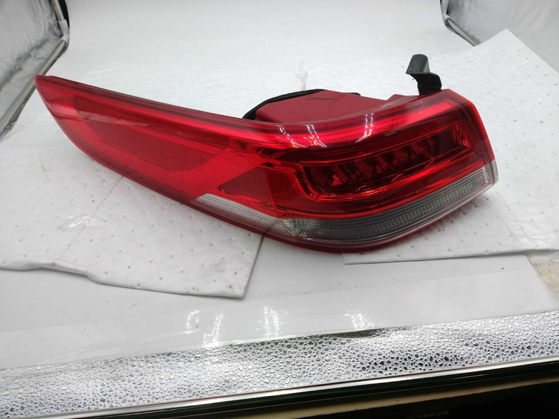 2017 KIA OPTIMA Left Tail Light Assembly Grey SCRATCHES 80K Miles OEM 600952