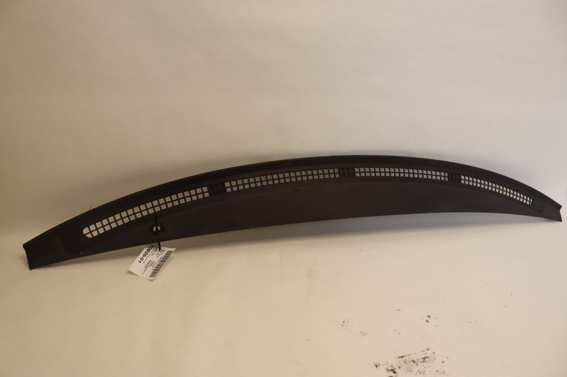 2013-2021 PETERBILT 579 DASHBOARD UPPER DEFROSTER PANEL TRIM S64-6124-1611 OEM