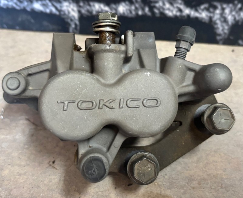 2002 Suzuki GSX750F GSX 750F Katana Right Front Disk Brake Caliper 2001 2000 Z6