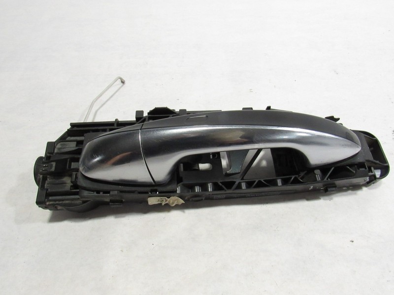 16-21 Mercedes GLC300 X253 2019 Front Left Door Exterior Handle Bracket ; :A