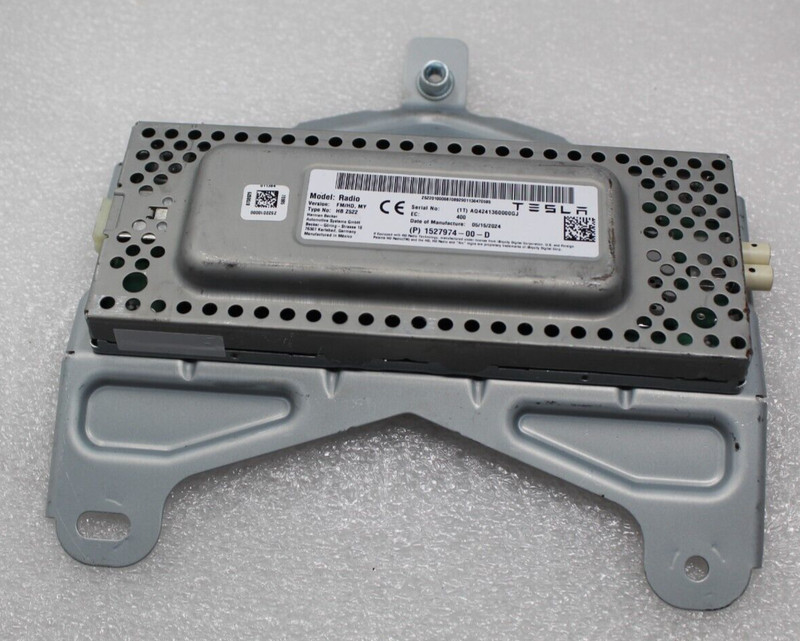 2020-24 Tesla Model Y Audio radio stereo receiver control module OEM 1527974-00-